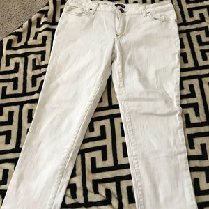 White crop jeans